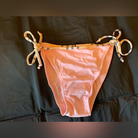 Bikini Bottom - Picture 1 of 6